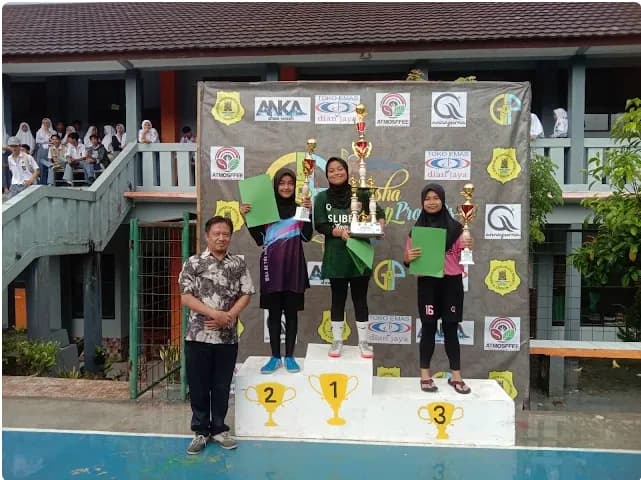 Srikandi Futsal SMPN 5 Cibeber Raih Juara 1 usai Menang Drama Adu Penalti di Sukabumi